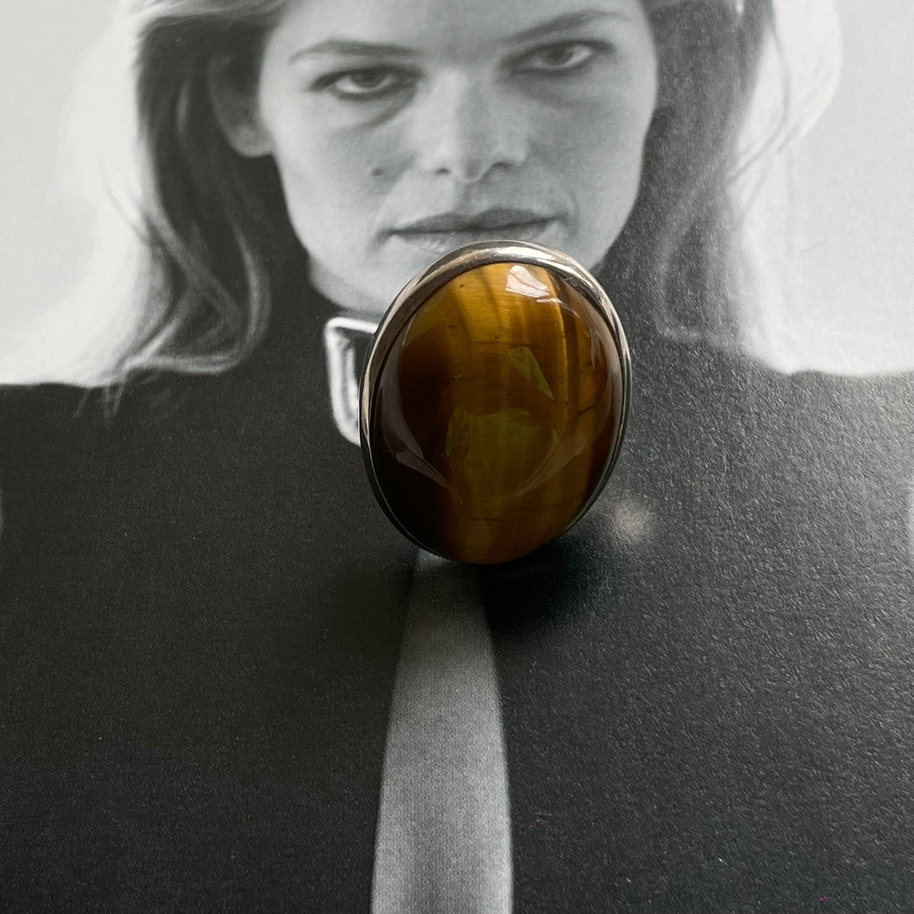 Early 2000 925 Silver Tiger eye ring - WŪHAŪS