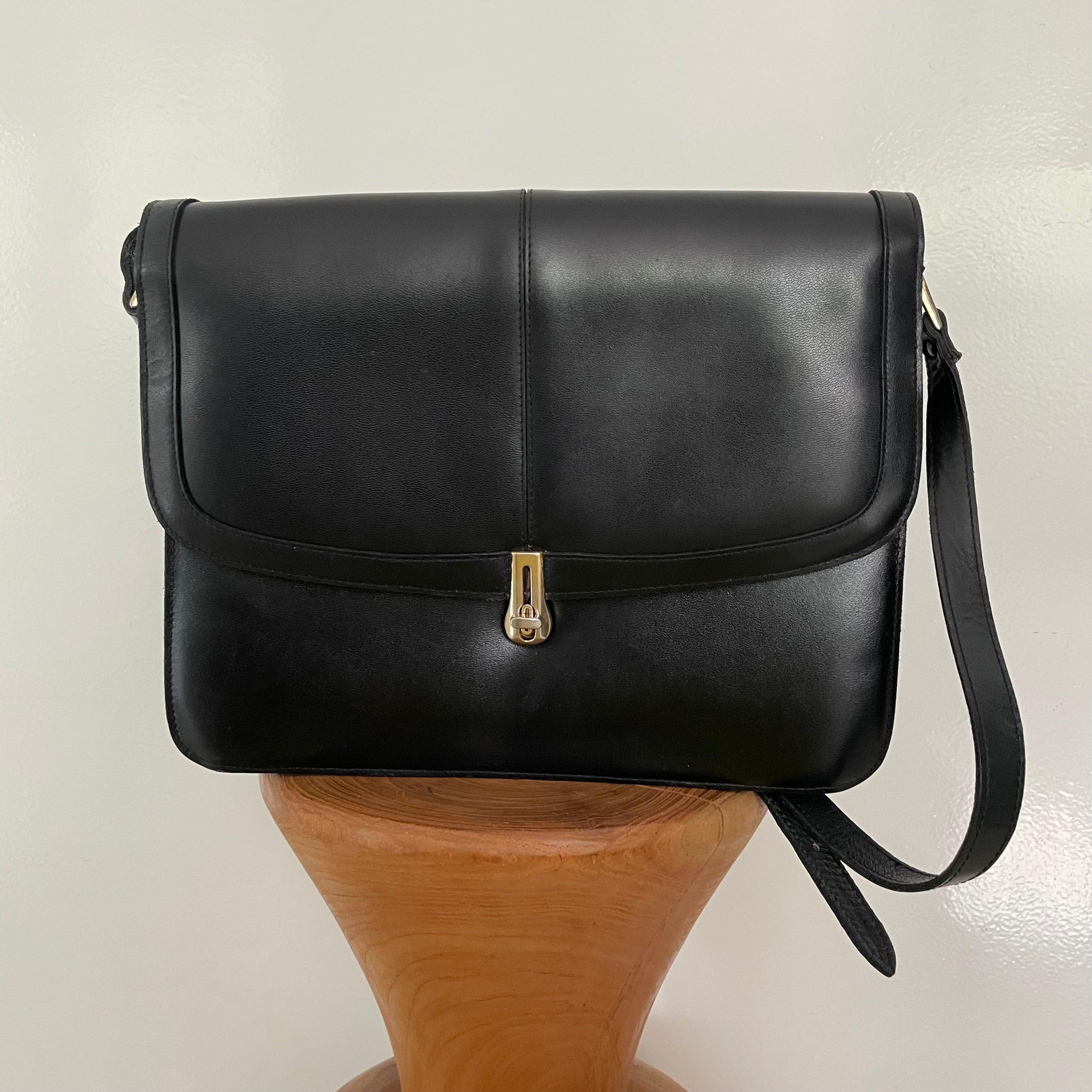 Vintage 1970s Large black leather bag with front clasp from England - WŪHAŪS