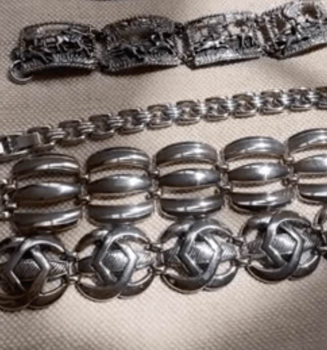 Vintage 70s Silver Decorative Chunky Bracelet - WŪHAŪS